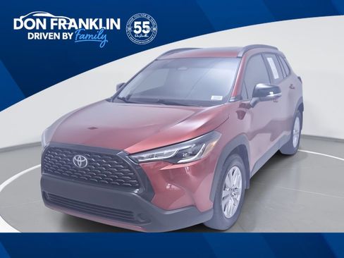 Used 2025 Toyota Corolla Cross LE w/ Moonroof Package image 1