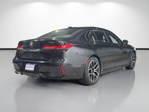 New 2026 BMW 740i RWD image 3