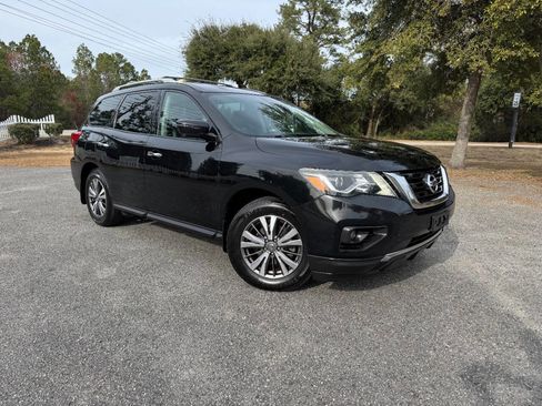 Used 2018 Nissan Pathfinder SL image 8