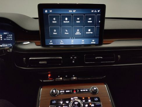 Used 2020 Lincoln Aviator Reserve image 25
