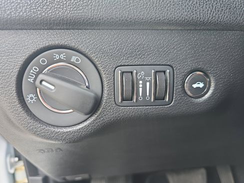Certified 2023 Chrysler 300 Touring RWD image 24