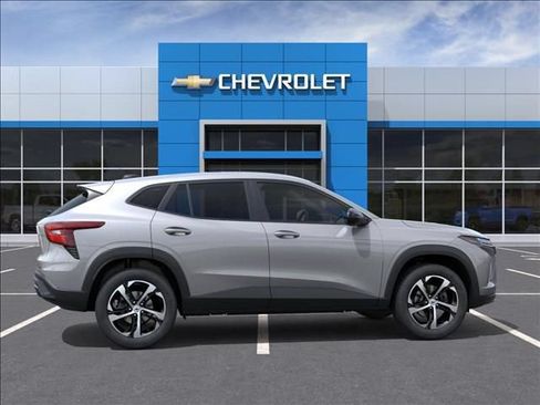 New 2026 Chevrolet Trax RS w/ Driver Confidence Package FWD image 5