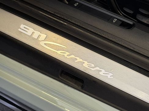 Used 2025 Porsche 911 Carrera image 24