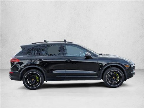Used 2016 Porsche Cayenne S image 5