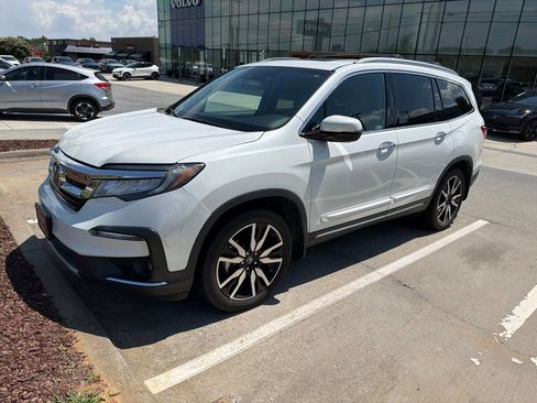 Used 2020 Honda Pilot Touring image 4