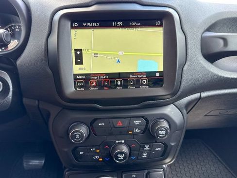 Used 2023 Jeep Renegade Altitude AWD/4WD image 13