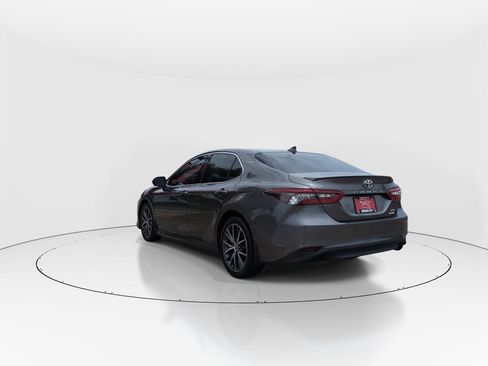 Used 2021 Toyota Camry XLE FWD image 6