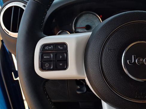 Used 2014 Jeep Wrangler Unlimited Sahara AWD/4WD image 15