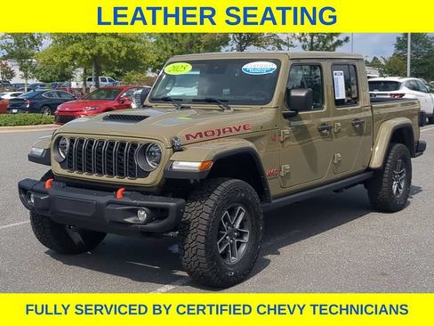 Used 2025 Jeep Gladiator Mojave AWD/4WD image 12