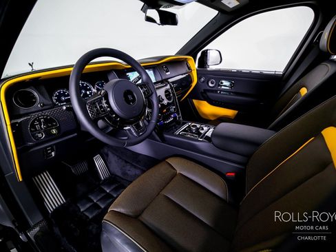Certified 2024 Rolls-Royce Cullinan Black Badge w/ Dark Exterior Package AWD/4WD image 4