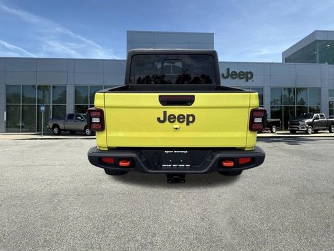Used 2024 Jeep Gladiator Mojave w/ Technology Group image 6