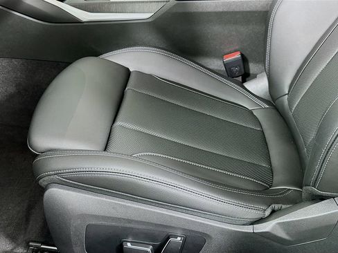 Used 2025 BMW 230i Coupe w/ Convenience Package image 20