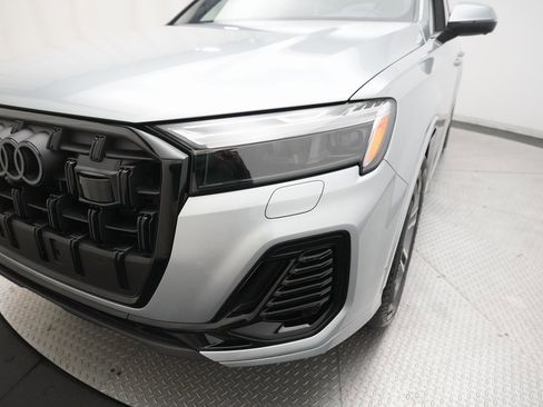Used 2025 Audi Q7 2.0T Premium Plus w/ Premium Plus Package image 3
