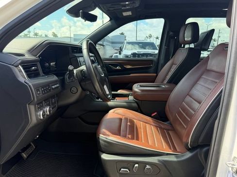 Certified 2023 GMC Yukon XL Denali Ultimate AWD/4WD image 12