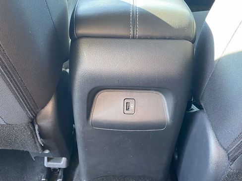 Used 2024 Nissan Sentra SV FWD image 11