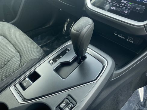 Used 2024 Subaru Crosstrek 2.0i Premium image 16