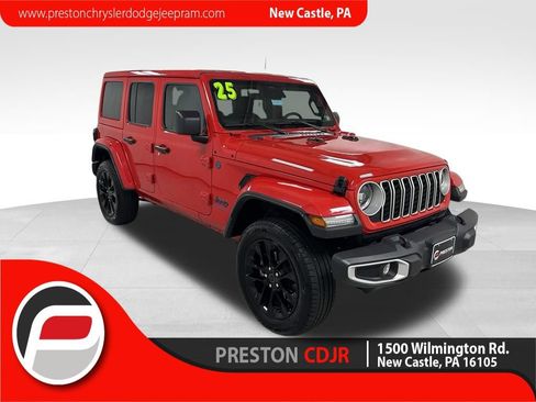 Used 2025 Jeep Wrangler Unlimited Sahara w/ Safety Group AWD/4WD image 1
