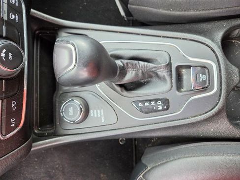 Used 2021 Jeep Cherokee Latitude Lux AWD/4WD image 9