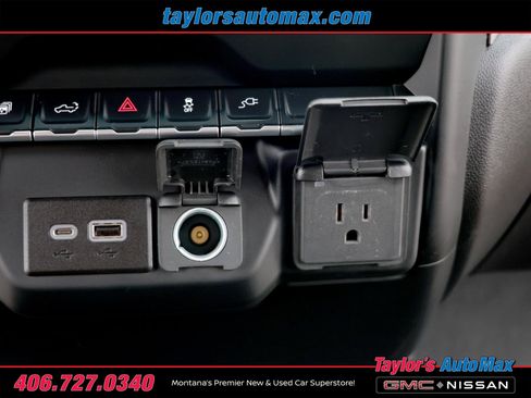 Used 2022 Chevrolet Silverado 2500 Custom w/ Custom Convenience Package AWD/4WD image 17