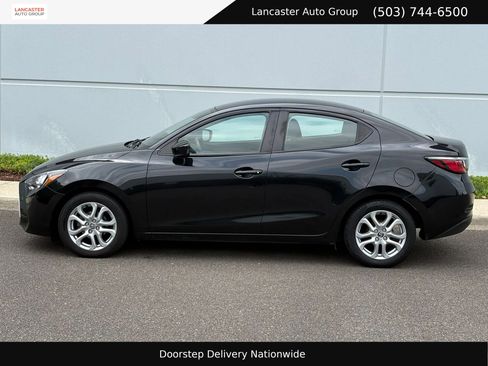 Used 2018 Toyota Yaris iA FWD image 3