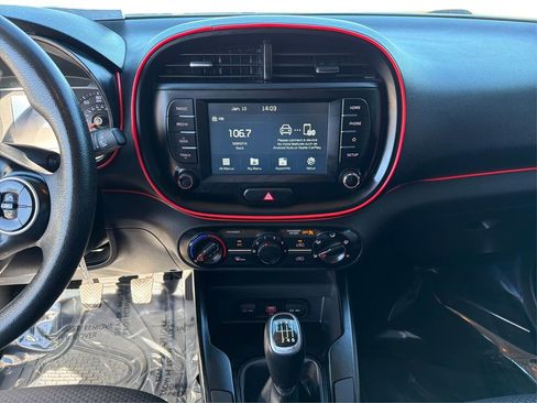 Used 2020 Kia Soul LX image 14