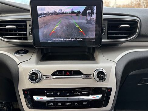 Certified 2024 Ford Explorer XLT w/ Equipment Group 202A image 20