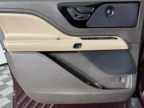 Used 2022 Lincoln Aviator Reserve w/ Elements Package Plus image 44