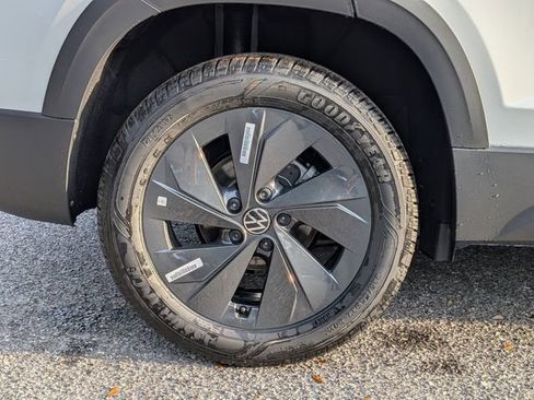 New 2026 Volkswagen Taos S image 11