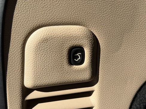 Used 2021 Jeep Grand Cherokee Limited w/ Trailer Tow Group IV image 16