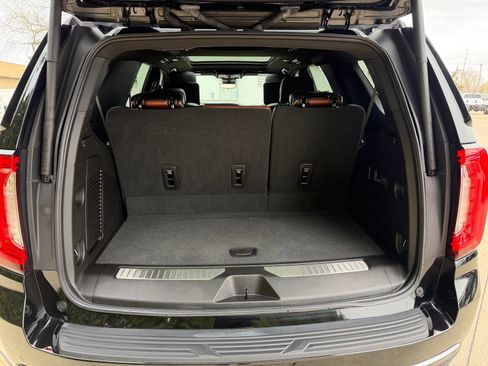 Used 2023 GMC Yukon Denali Ultimate AWD/4WD image 34