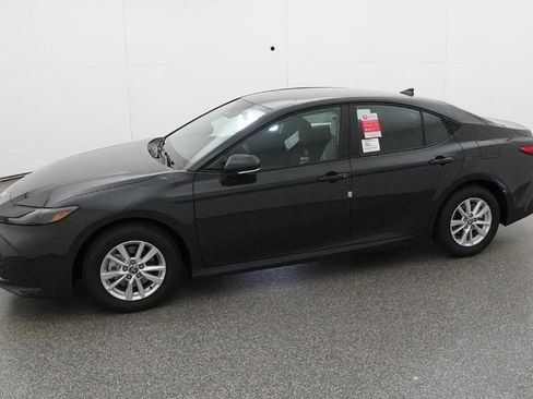 New 2026 Toyota Camry LE image 7