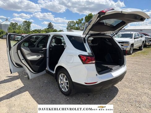 Used 2022 Chevrolet Equinox LS w/ LS Convenience Package FWD image 27