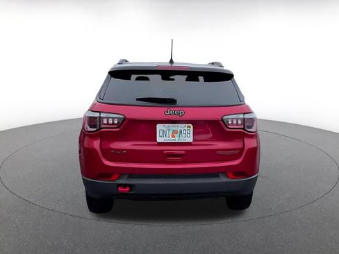 Used 2025 Jeep Compass Trailhawk AWD/4WD image 12
