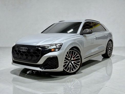 Used 2024 Audi SQ8 Prestige w/ Prestige Package image 2