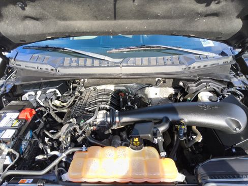 Used 2018 Ford F150 XLT AWD/4WD image 14