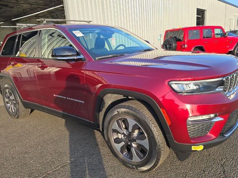 Used 2022 Jeep Grand Cherokee Limited 4xe AWD/4WD image 2