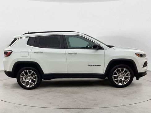 Certified 2022 Jeep Compass Latitude image 6