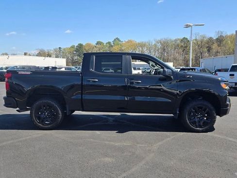Used 2023 Chevrolet Silverado 1500 Custom Trail Boss w/ LPO, Dark Essentials Package image 2