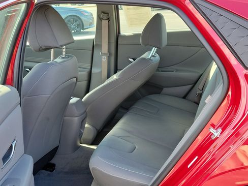 Used 2025 Hyundai Elantra Sport FWD image 15