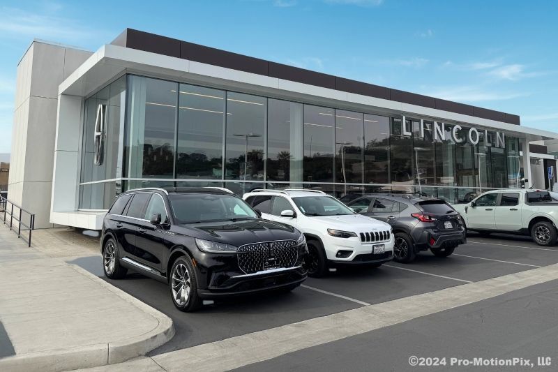 New 2027 Lincoln Navigator Premiere AWD/4WD image 30