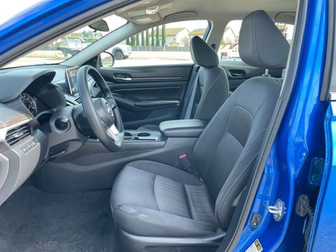 Used 2025 Nissan Altima 2.5 SV image 28