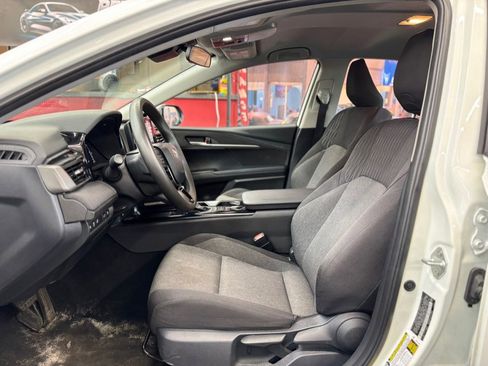 Used 2025 Toyota Camry LE FWD image 9
