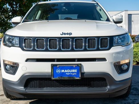 Used 2018 Jeep Compass Latitude w/ Cold Weather Group image 3