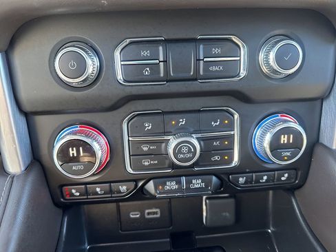 Used 2021 GMC Yukon SLT w/ SLT Luxury Plus Package image 22