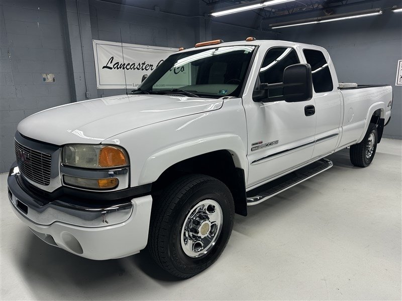 Used 2004 GMC Sierra 2500 SLE w/ Heavy-Duty Power Package AWD/4WD image 1