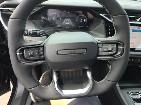 New 2026 Jeep Cherokee Overland w/ Trailer Tow Group image 16