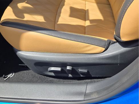 Used 2025 Nissan Sentra SV w/ SV Premium Package FWD image 17