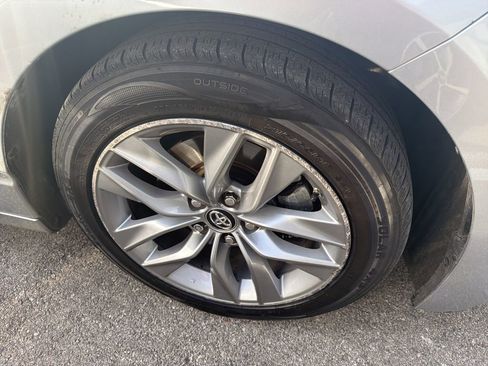 Used 2019 Toyota Avalon XLE w/ Carpet Mat Package image 40