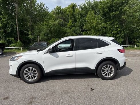 Used 2022 Ford Escape SE AWD/4WD image 3