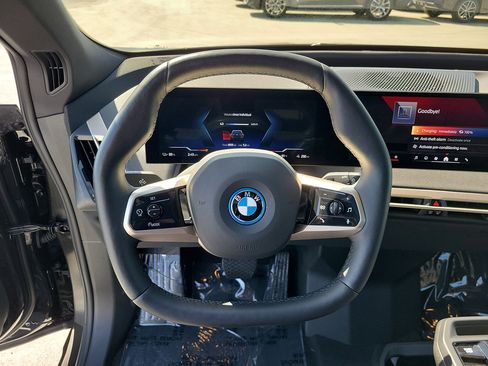 Used 2024 BMW iX xDrive50 w/ Sport Package AWD/4WD image 25